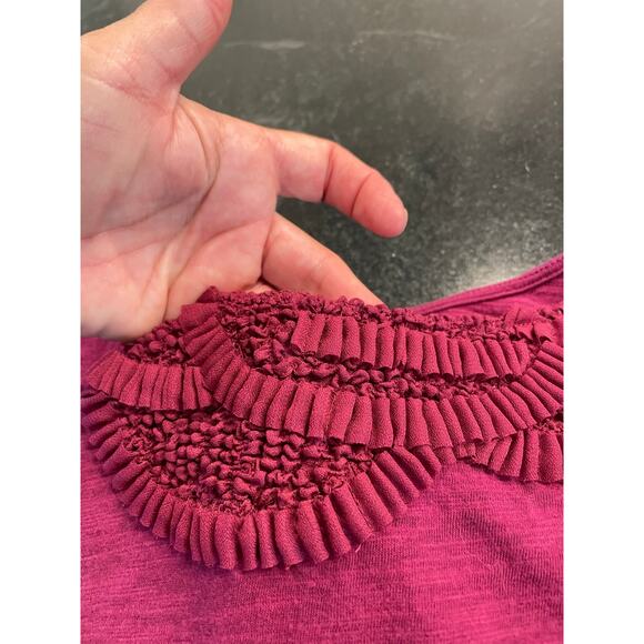 Ann Taylor LOFT 100% Cotton Raspberry Pink tee with ruffle neckline XS - Picture 6 of 7